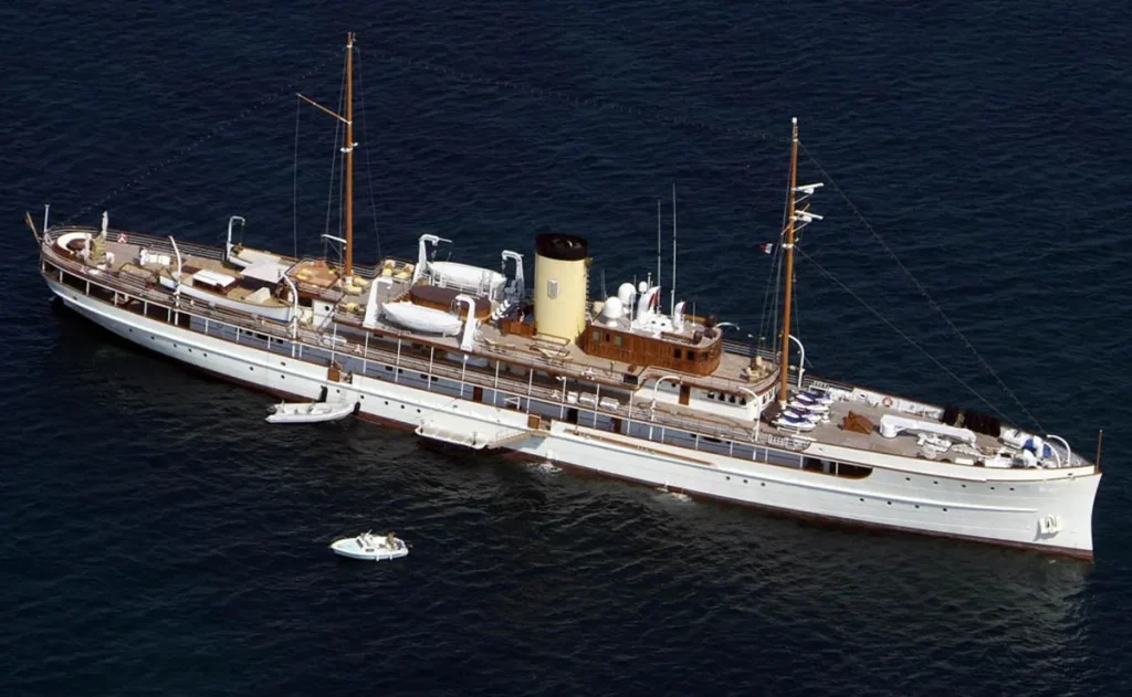 delphine top view sbihi yacht consulting